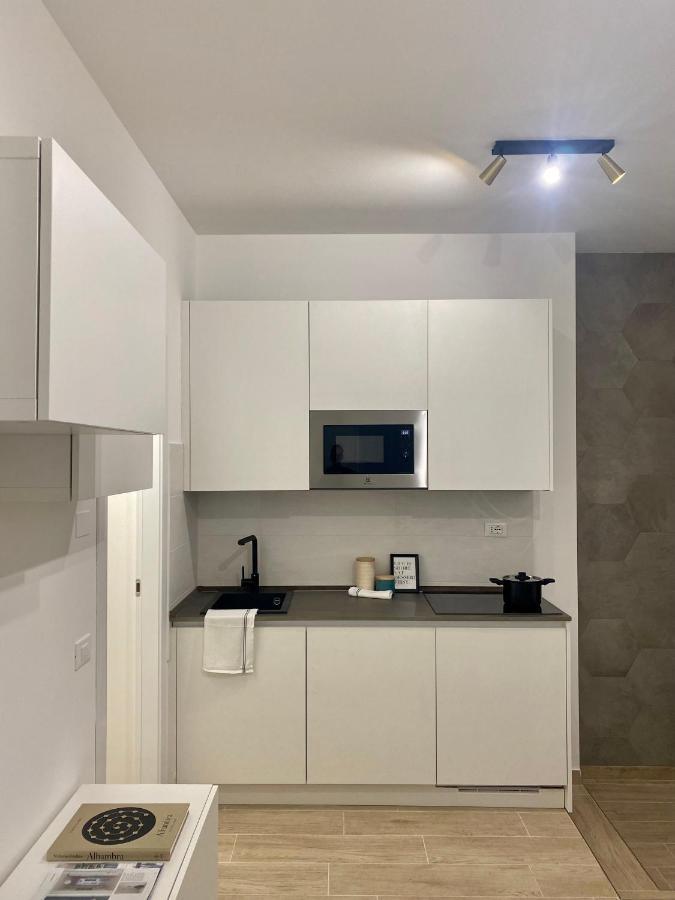 Suite Stresa Milano Centrale 3Pax Wifi Exterior foto